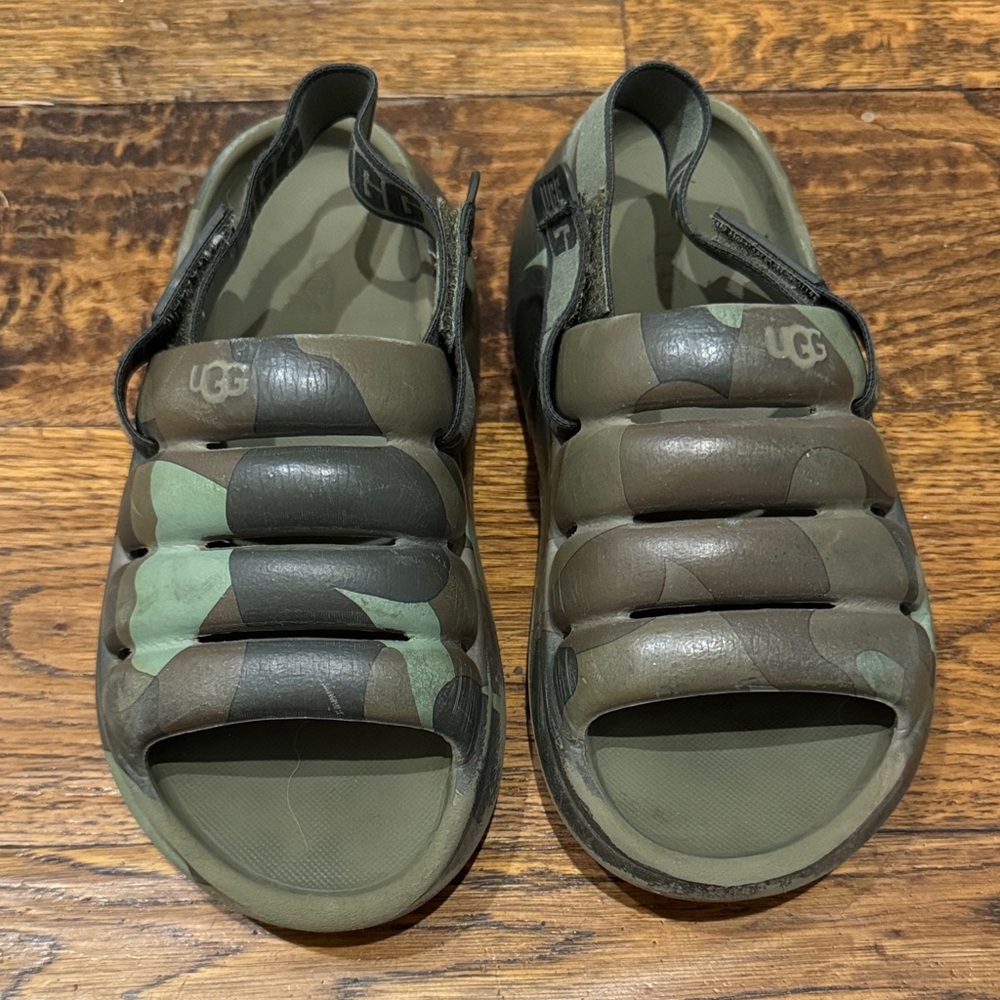 UGG Kids Green and Brown Camo Slippers (size 1) with removable straps